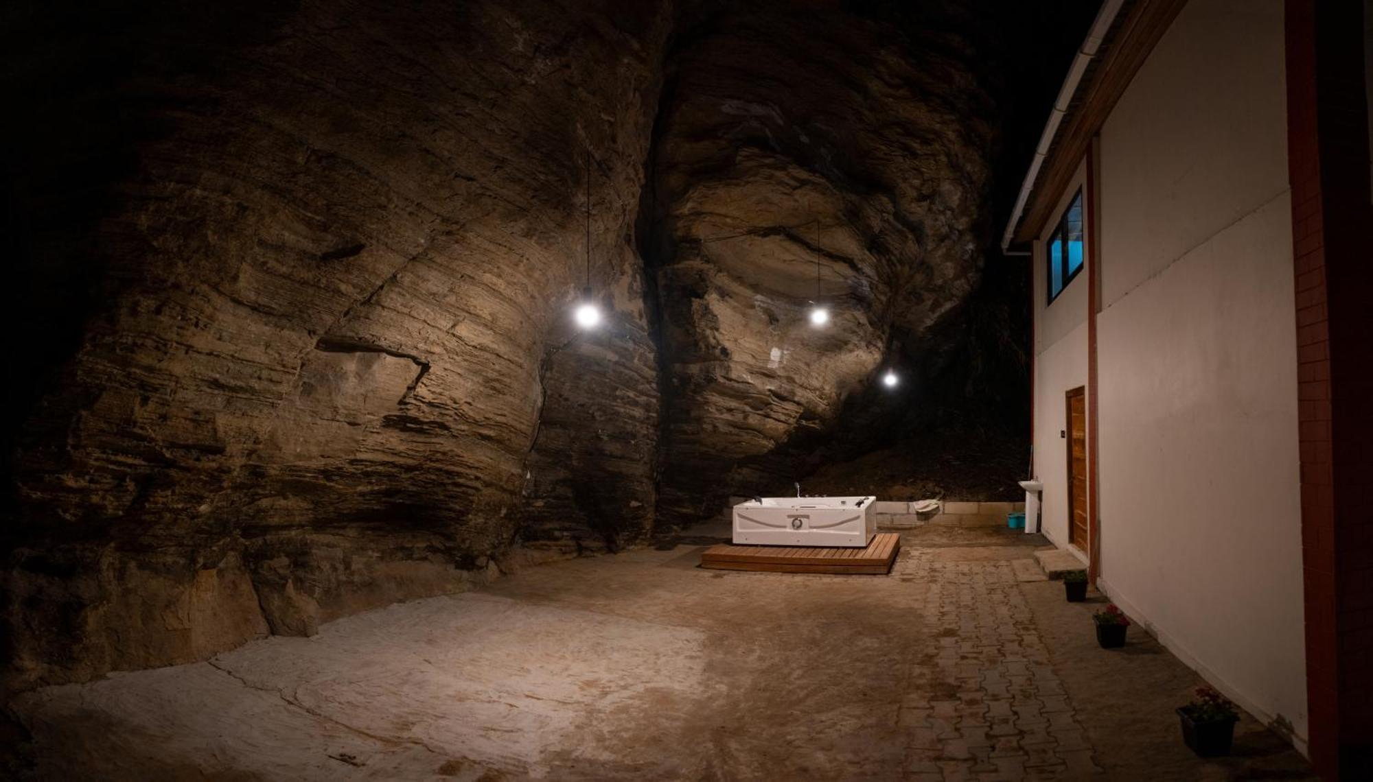 فندق Cave Hill By Ferns Āīzawl المظهر الخارجي الصورة